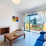 House Santa Eulalia, Διαμέρισμα *
