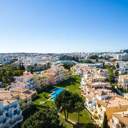 House Santa Eulalia, אלבופיירה
