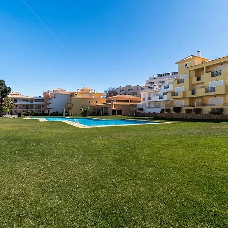 House Santa Eulalia, אלבופיירה