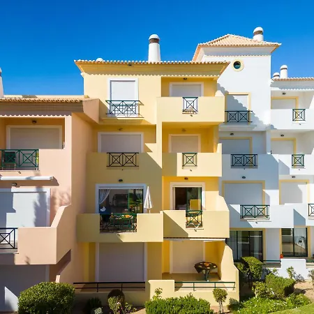 House Santa Eulalia, Αλμπουφέιρα
