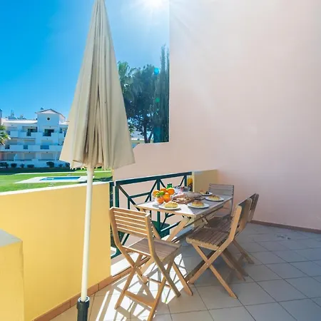 House Santa Eulalia, אלבופיירה